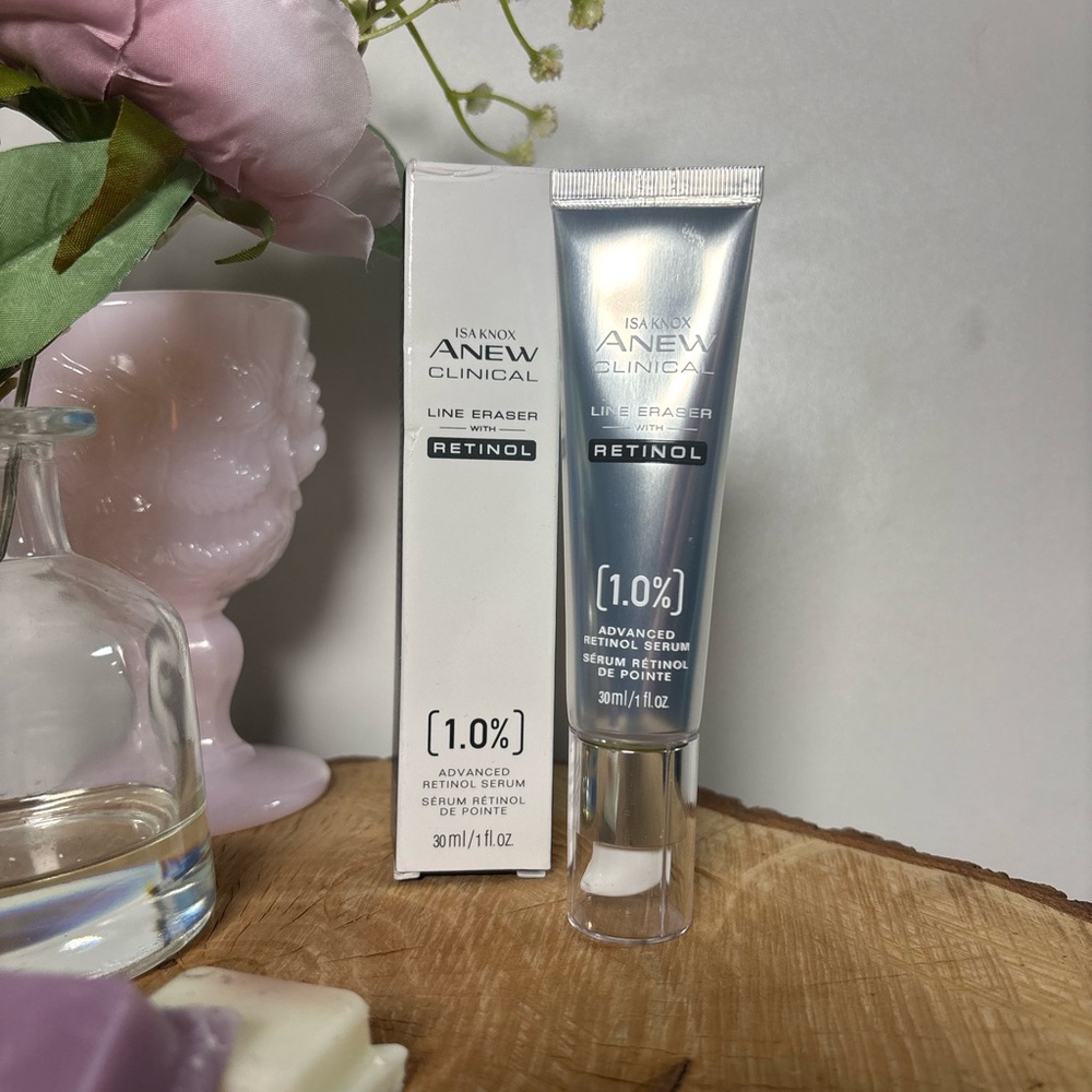 Avon Anew Clinical Retinol Serum in Silver NIB!